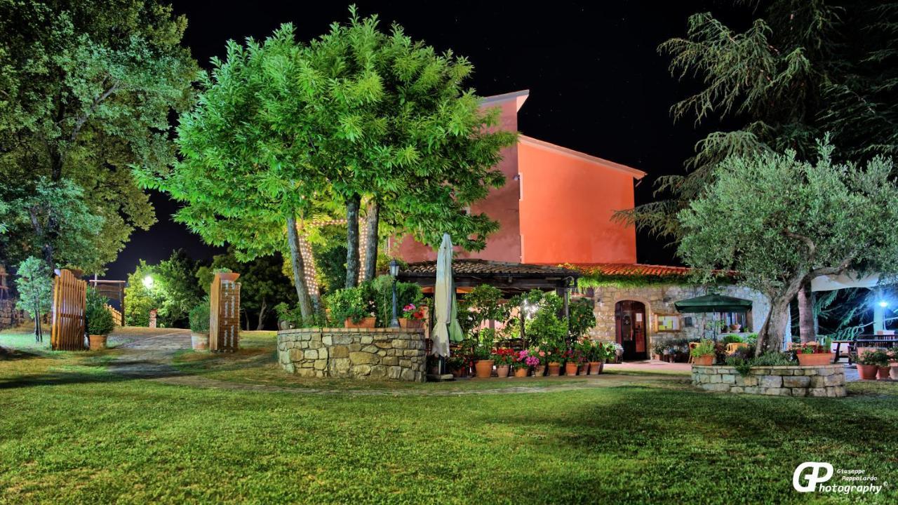 Locanda al Giglio d'Oro Ruvo del Monte Esterno foto